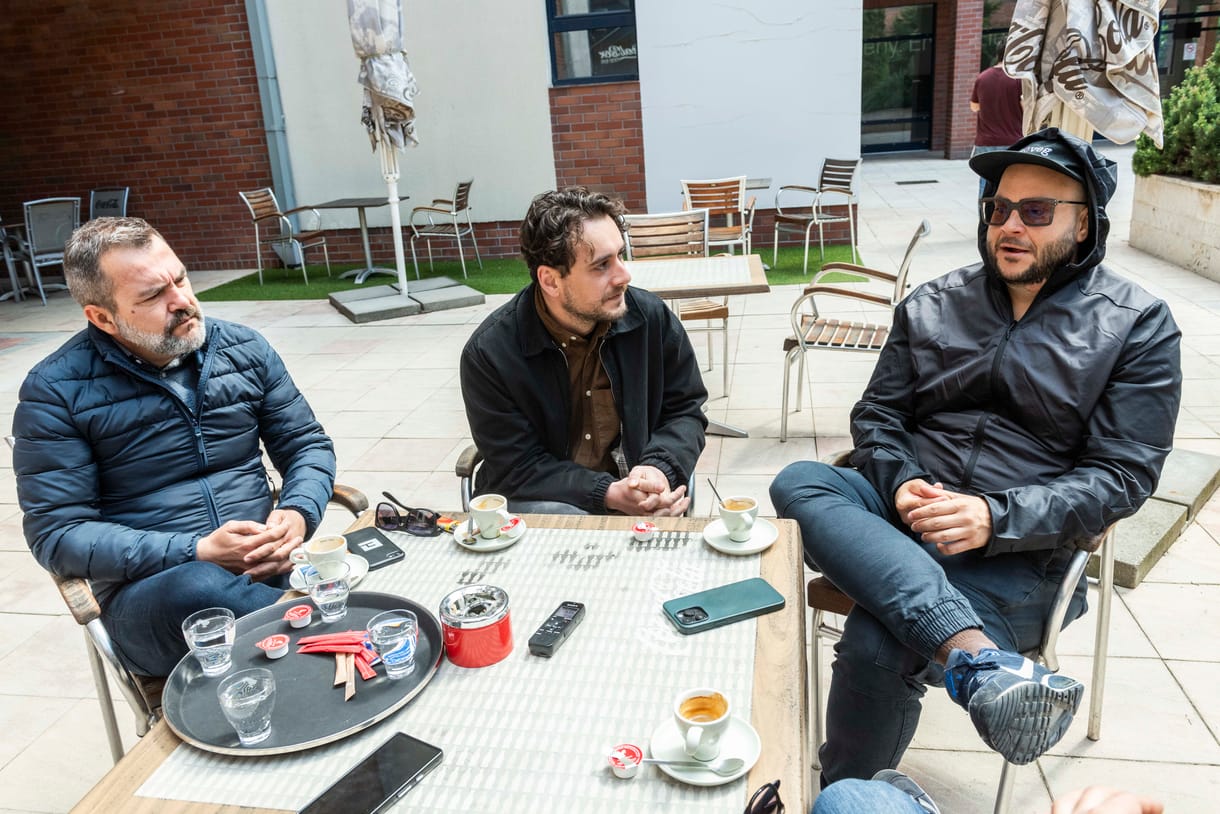„Mondták, hogy ne politizáljunk, én meg, hogy oké, fogd meg a söröm” – Elefánt-interjú
