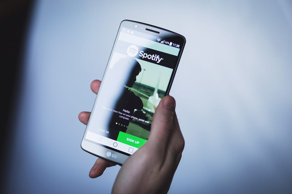 Ébresztőként is használhatja a Spotifyt, mutatjuk, mit kell hozzá letölteni