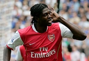Adebayor örömmel fut Mourinho karjaiba