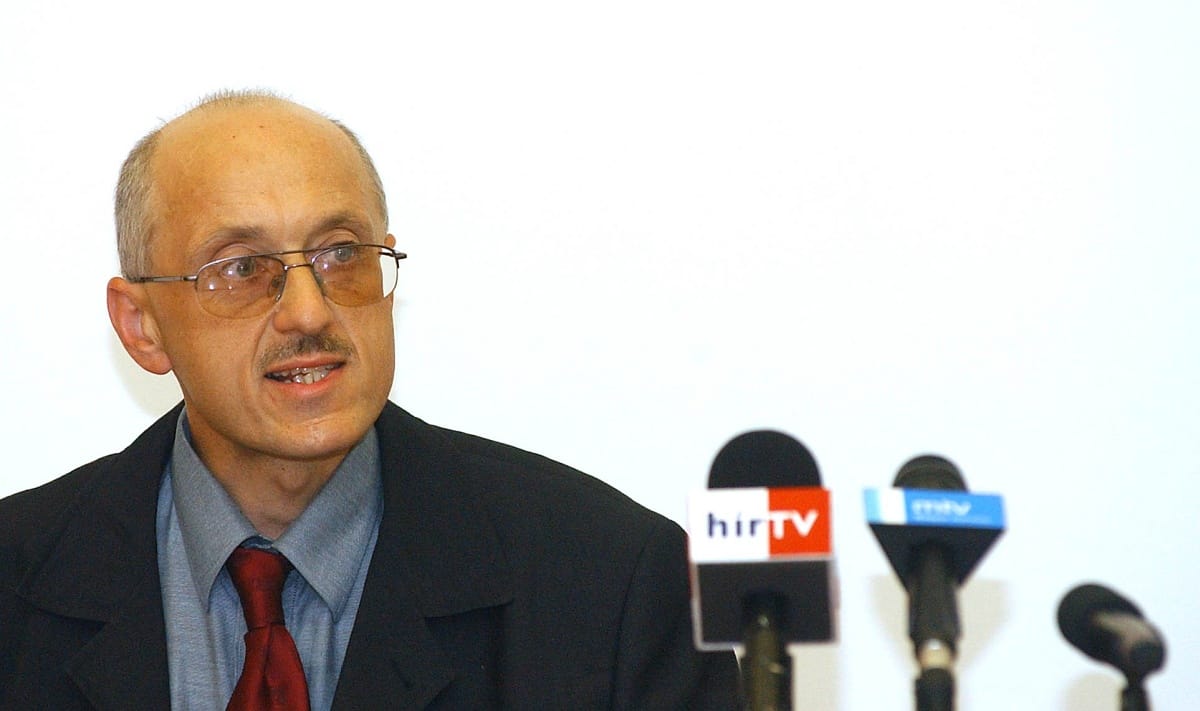 Nem tűnt fel az ügyészségnek, hogy a főügyész barátnője nem csak csalhatott