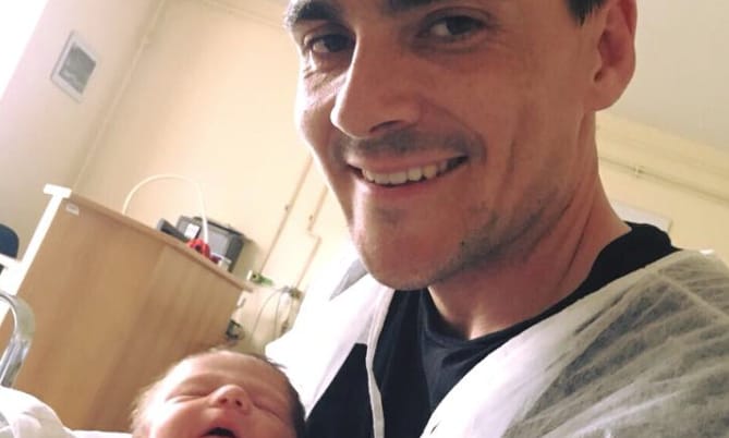 Megszületett Michelisz Norbert második gyermeke: fotón a boldog apuka és lánya