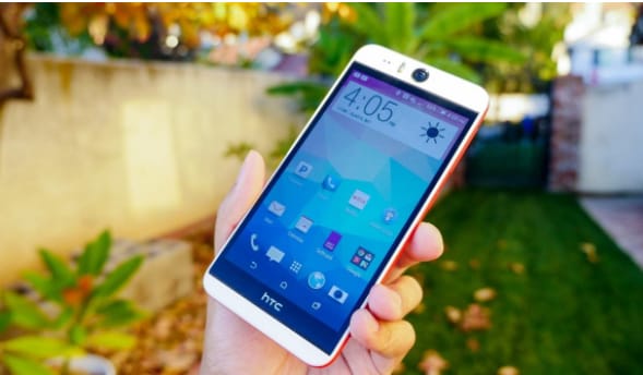Újabb okostelefon érkezik, itt a HTC meghívója