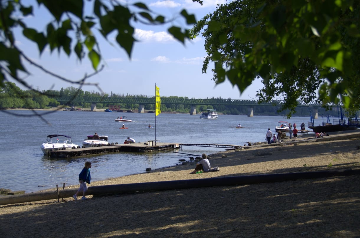 Beterjeszti Tarlós a civilek tanulmányát a Római-partról