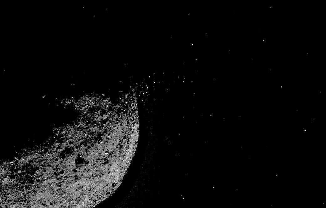 Olyan felfedezést tett a NASA a Bennu aszteroidánál, ami még a tapasztalt tudósokat is meglepte