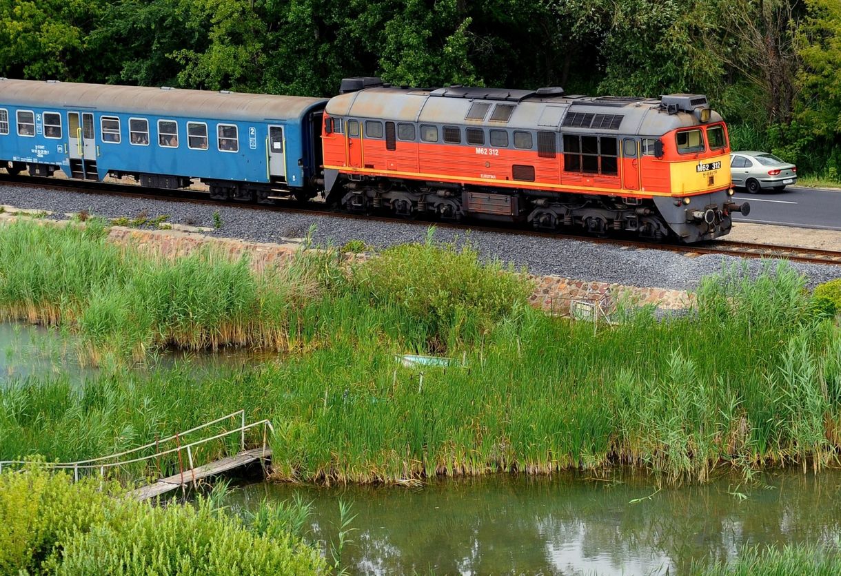 Itt a hivatalos nyári menetrend - lényegesen jobb lesz a Balatonra vonatozni