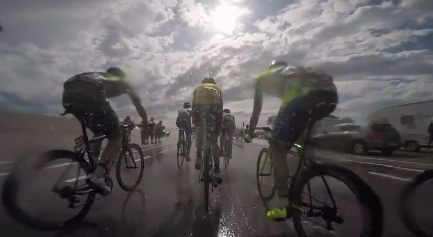 Ilyen bukni a Tour de France-on - látványos GoPro-videó