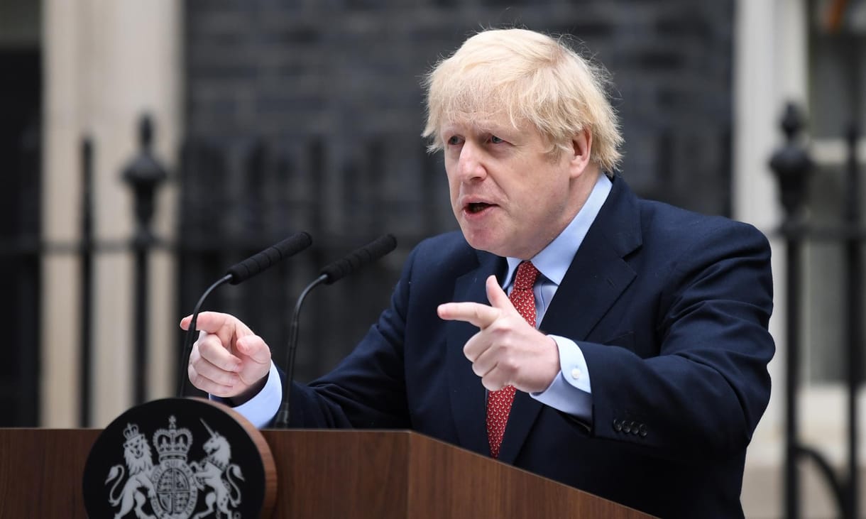 Mégsem enyhítenek, sőt szigorítanak a korlátozásokon a britek