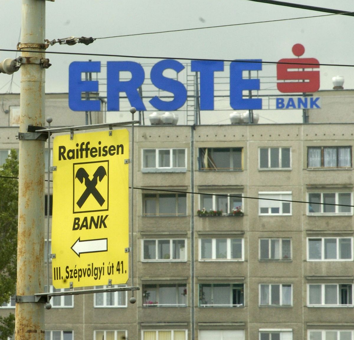 FT: mégse szűkítik az osztrák bankok a hitelezésüket