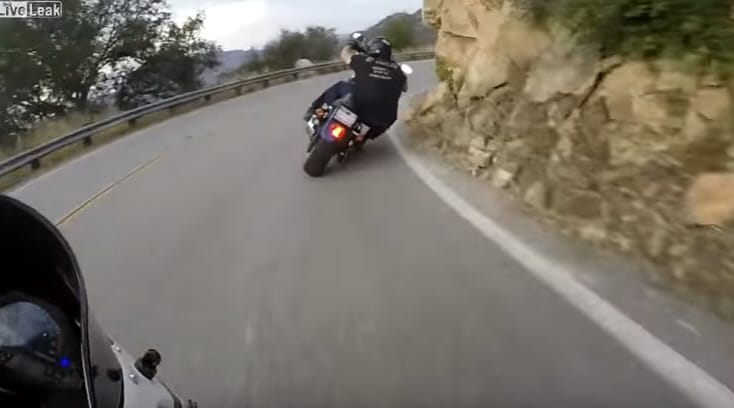 Videó: egy Harley-Davidsonnal is lehet nagyon keményen motorozni
