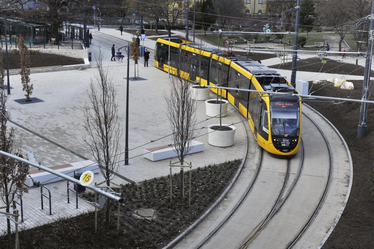 Berúgta az ajtót az építőipar új sztárja