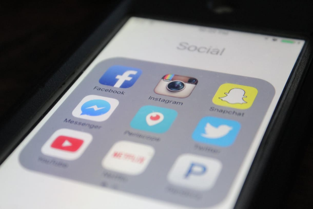A fiatalok jól tudják, hogy a Facebook és a Snapchat manipulálja őket, de nem szeretnének leszakadni róluk