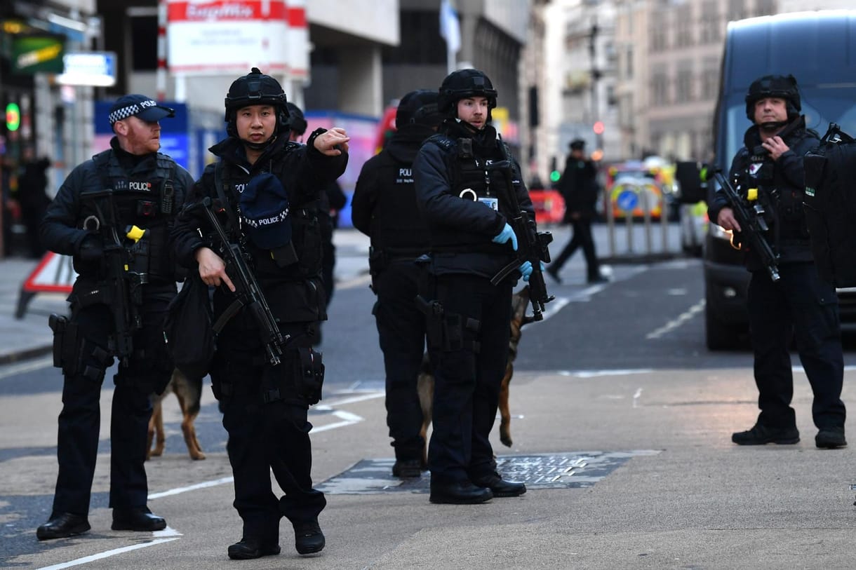 Két halálos áldozata van a londoni késeléses támadásnak