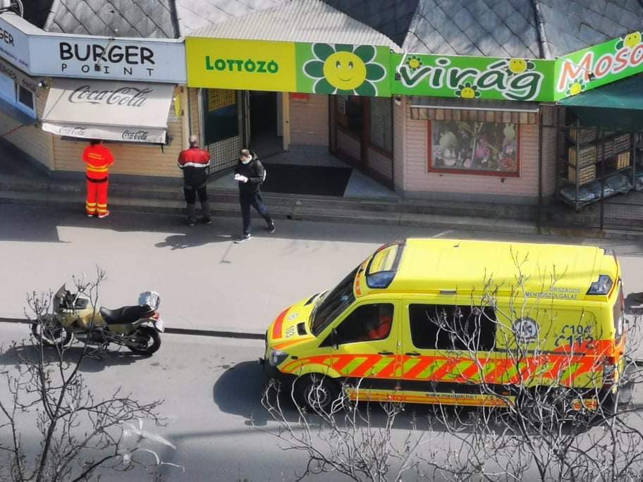 Feljelentettek egy mentőst, amiért ebédet vett magának