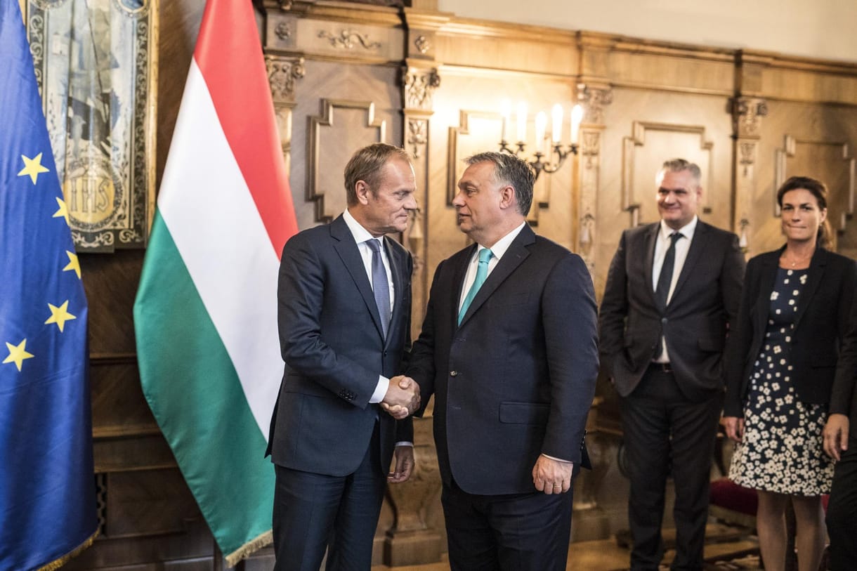 Orbán Viktorral tárgyalt Budapesten Donald Tusk