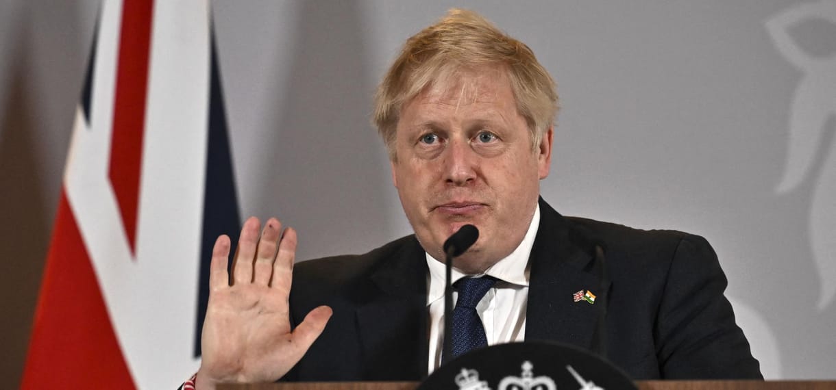 Boris Johnson Ruandába küldi a menekülteket