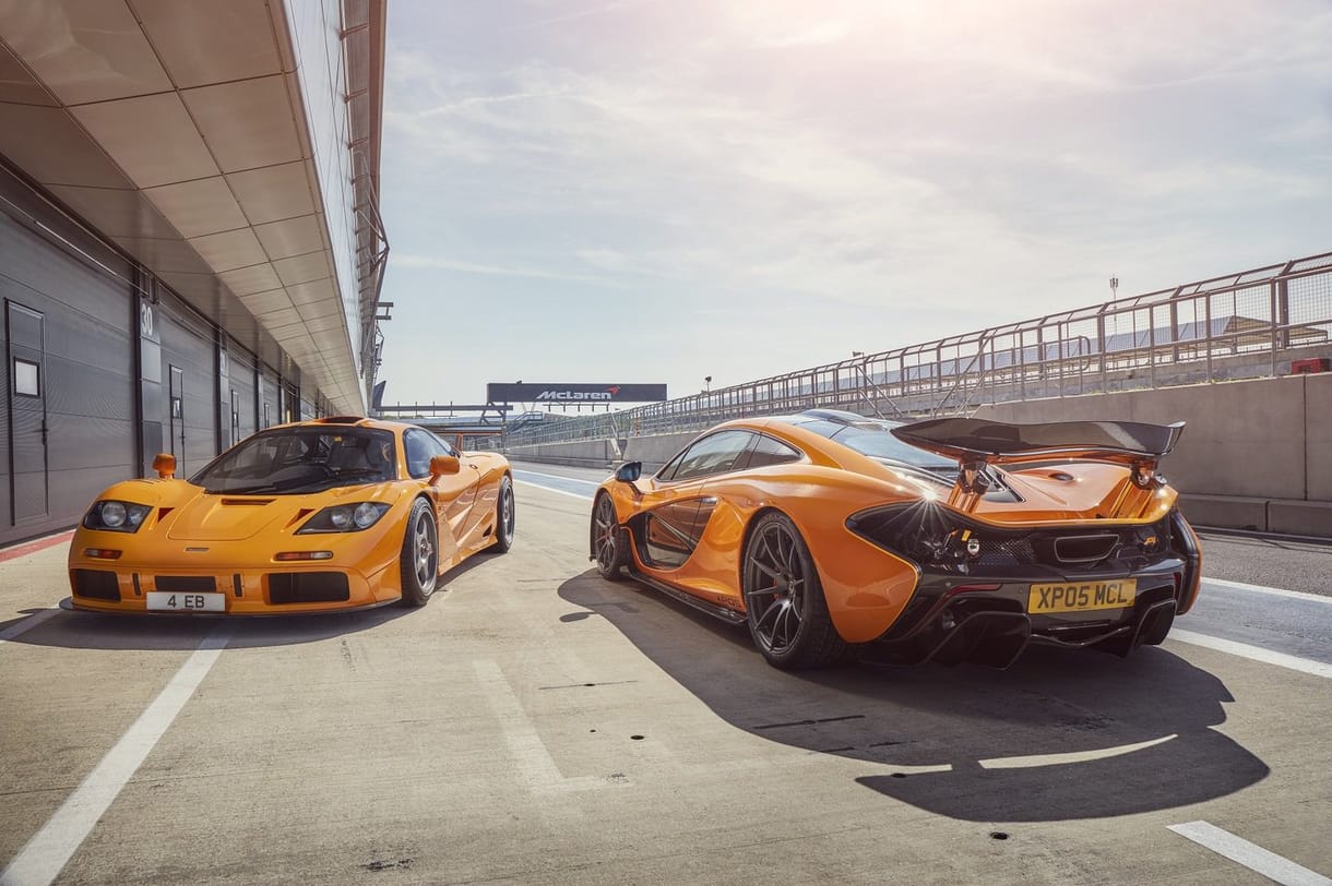 Csodásan fest egymás mellett ez a két hiperritka McLaren sportkocsi