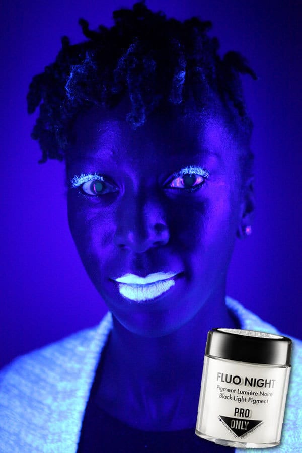 Halloween jelmez a saját bőrödből? Itt a fluoreszkáló smink!