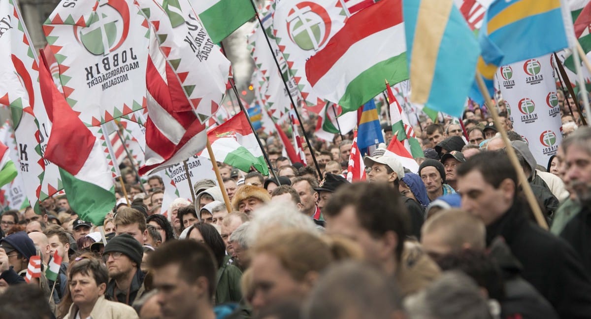 Ipsos: százezrek kacsintgatnak még az LMP és a Jobbik felé