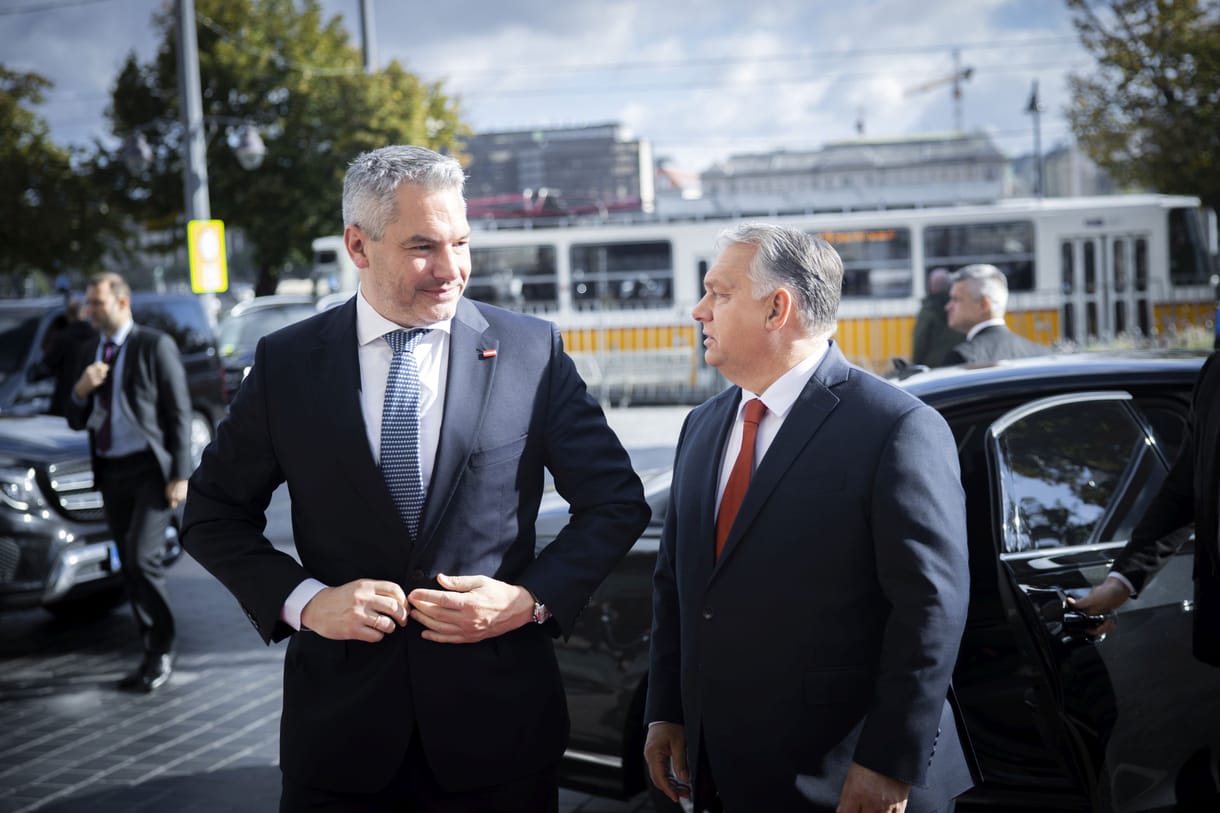Neue Zürcher Zeitung-publicisztika: Ausztria verseng Magyarországgal Putyin kegyeiért