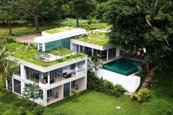 Pazar zöldtetős villa a dzsungel szélén