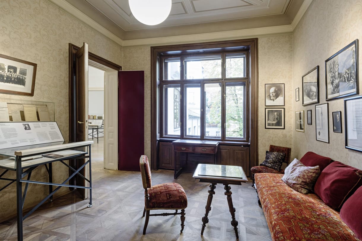 Eltűnt a híres dívány a bécsi Freud múzeumból, okkal