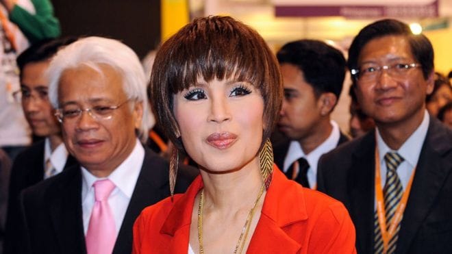 Egy napig tartott a thai király nővérének miniszterelnöki jelölése