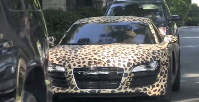 Leopárdmintás öltözéket kapott Justin Bieber Audi R8-asa