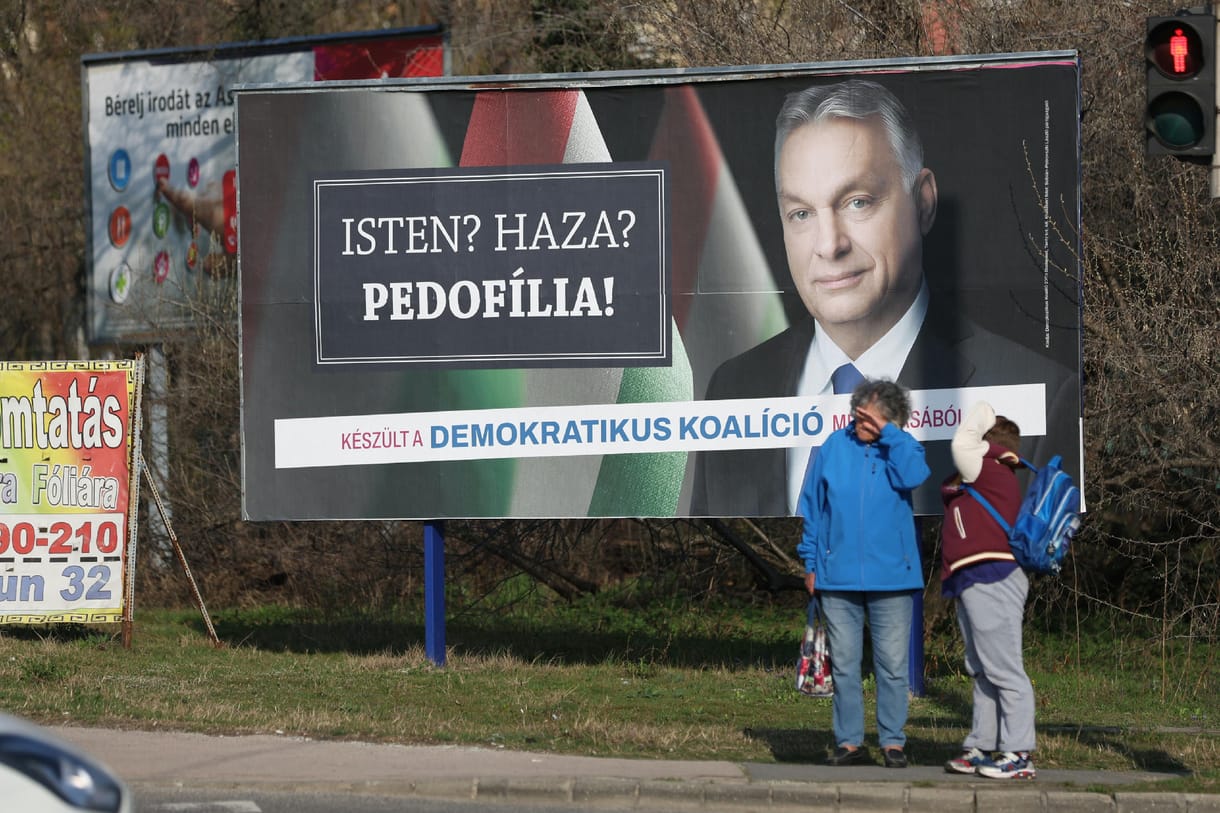 Azahriah is kiakadt a DK plakátkampányára: 