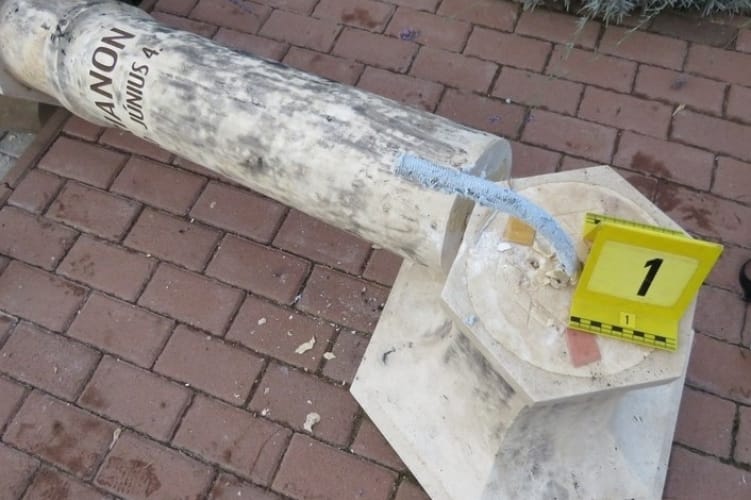Berúgott a választás éjszakáján a parókián, majd hazafelé ledöntötte a Trianon-emlékművet