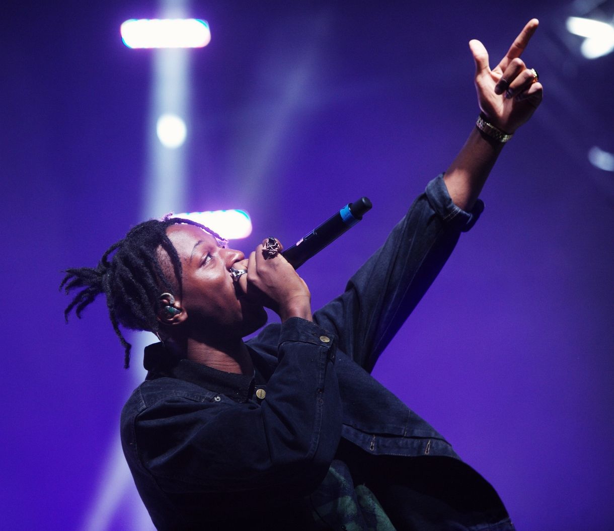 A napba nézett az amerikai rapper, azóta sorban mondja le koncertjeit