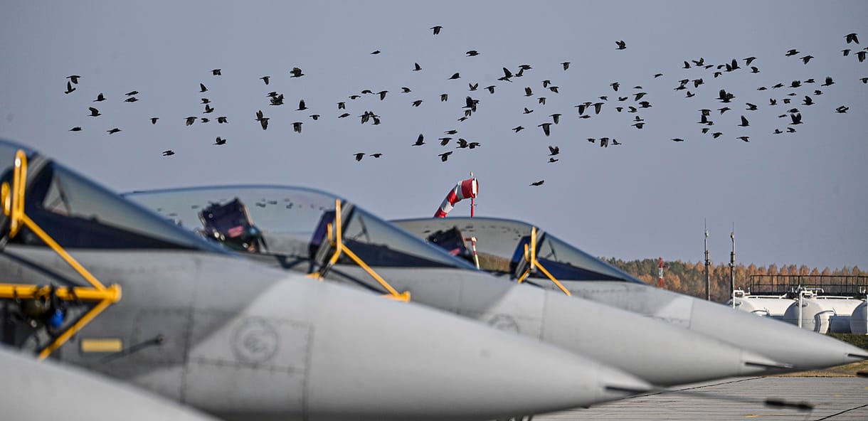 Újabb bombafenyegetés miatt kellett riasztani a magyar Gripeneket