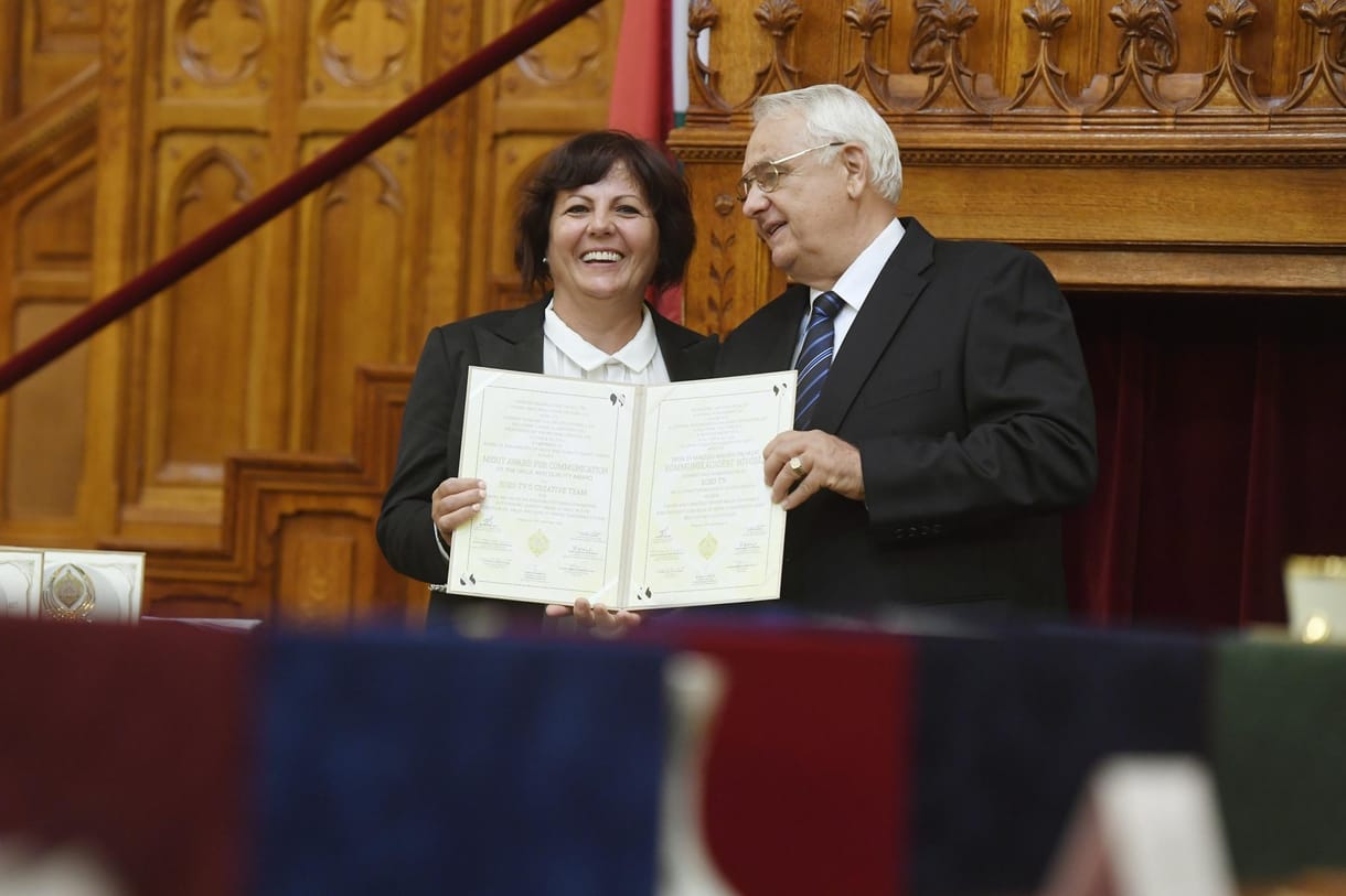 Mészáros Lőrinc feleségét és több kormánymédiumot is nívódíjjal jutalmaztak