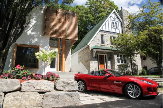 Új családi házhoz ingyen Jaguar F-Type?