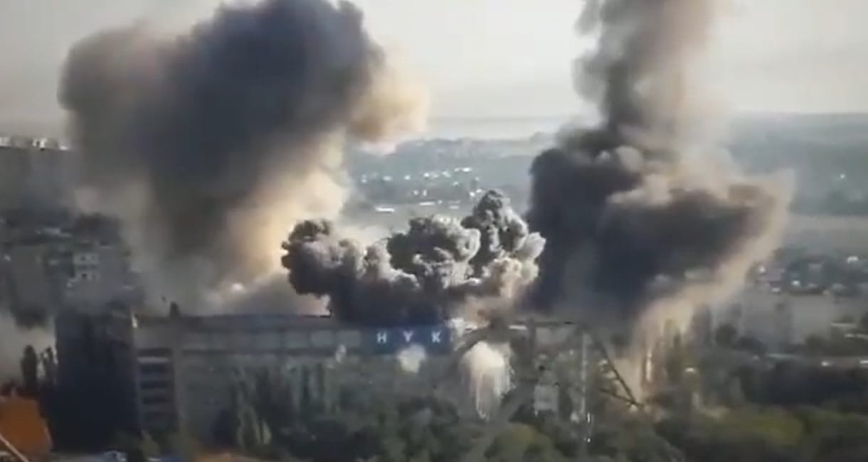 Videón, ahogy ukrajnai egyetemeket támadnak rakétákkal az oroszok