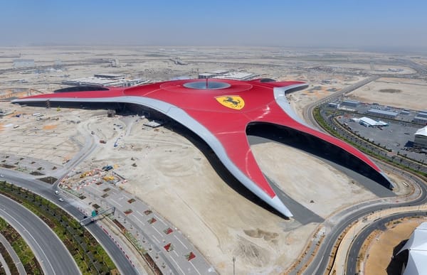 Száguldó élmények az első Ferrari parkban