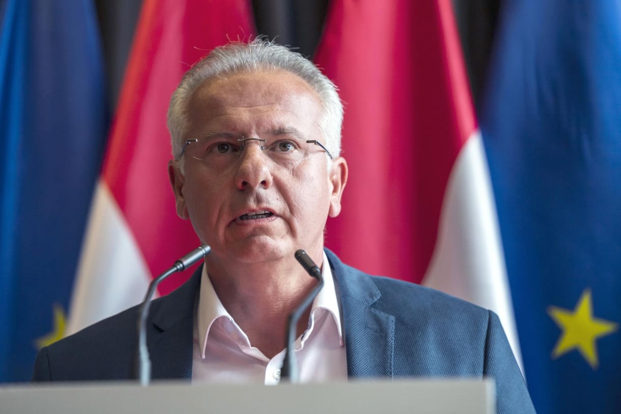 A pécsi polgármester lemond a fizetésemelésről, visszautalja a pénzt a városnak