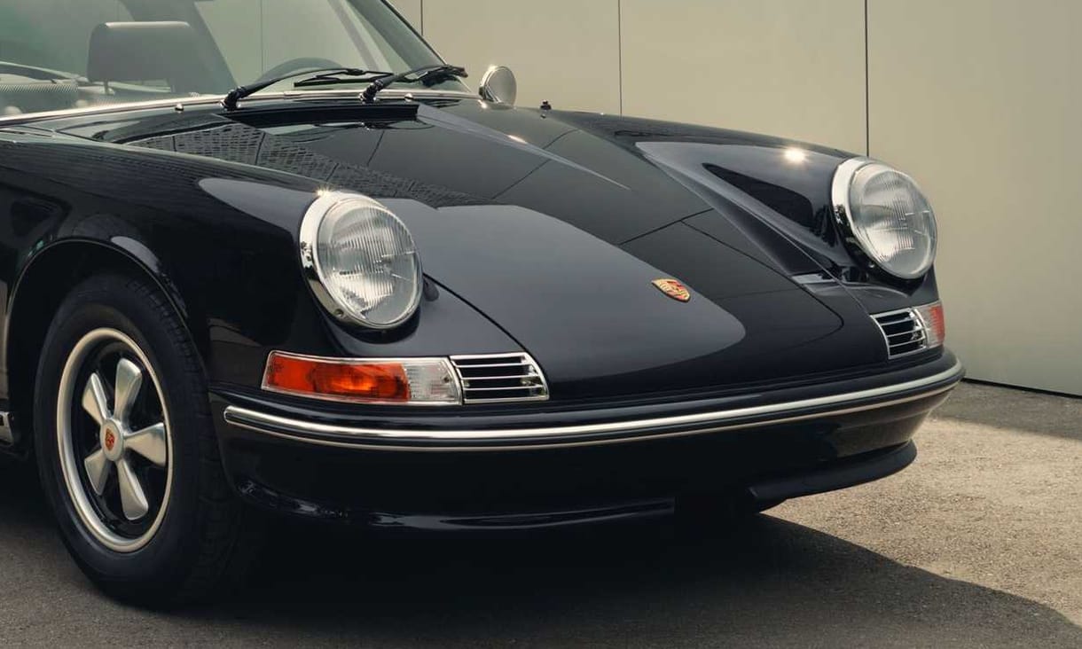 Ikonikus régi 911-es sportkocsit támasztott fel a Porsche