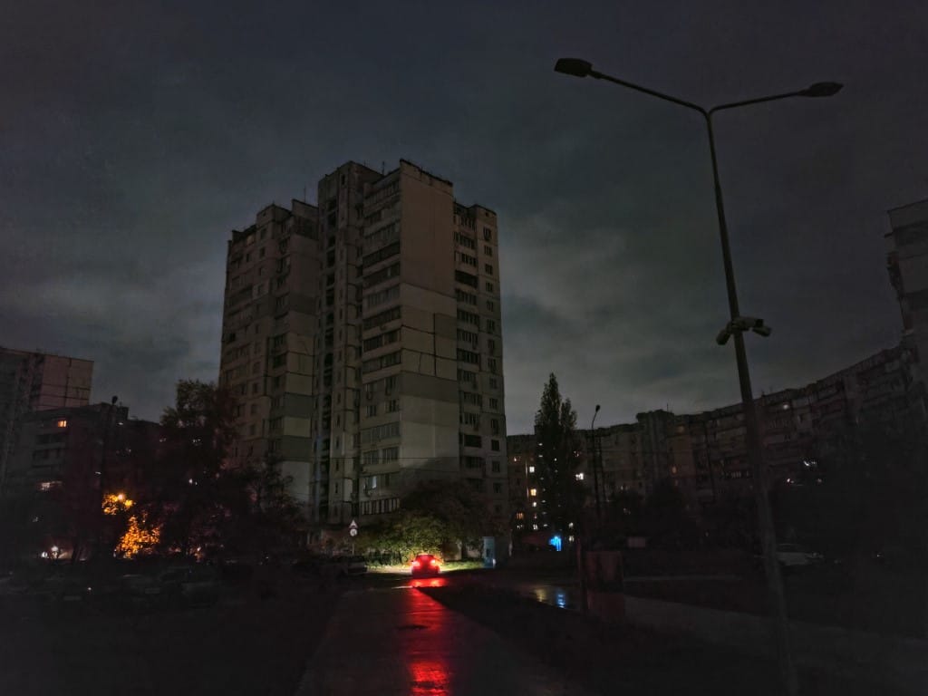 Hárommillió lakos evakuálására készül Kijev, ha az orosz bombázások miatt teljesen leáll az áramellátás