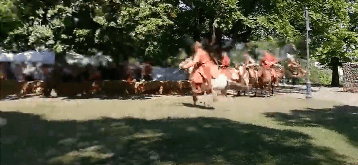 Hasba lőtt egy nézőt a lovasíjász, vádat emeltek ellene – videó