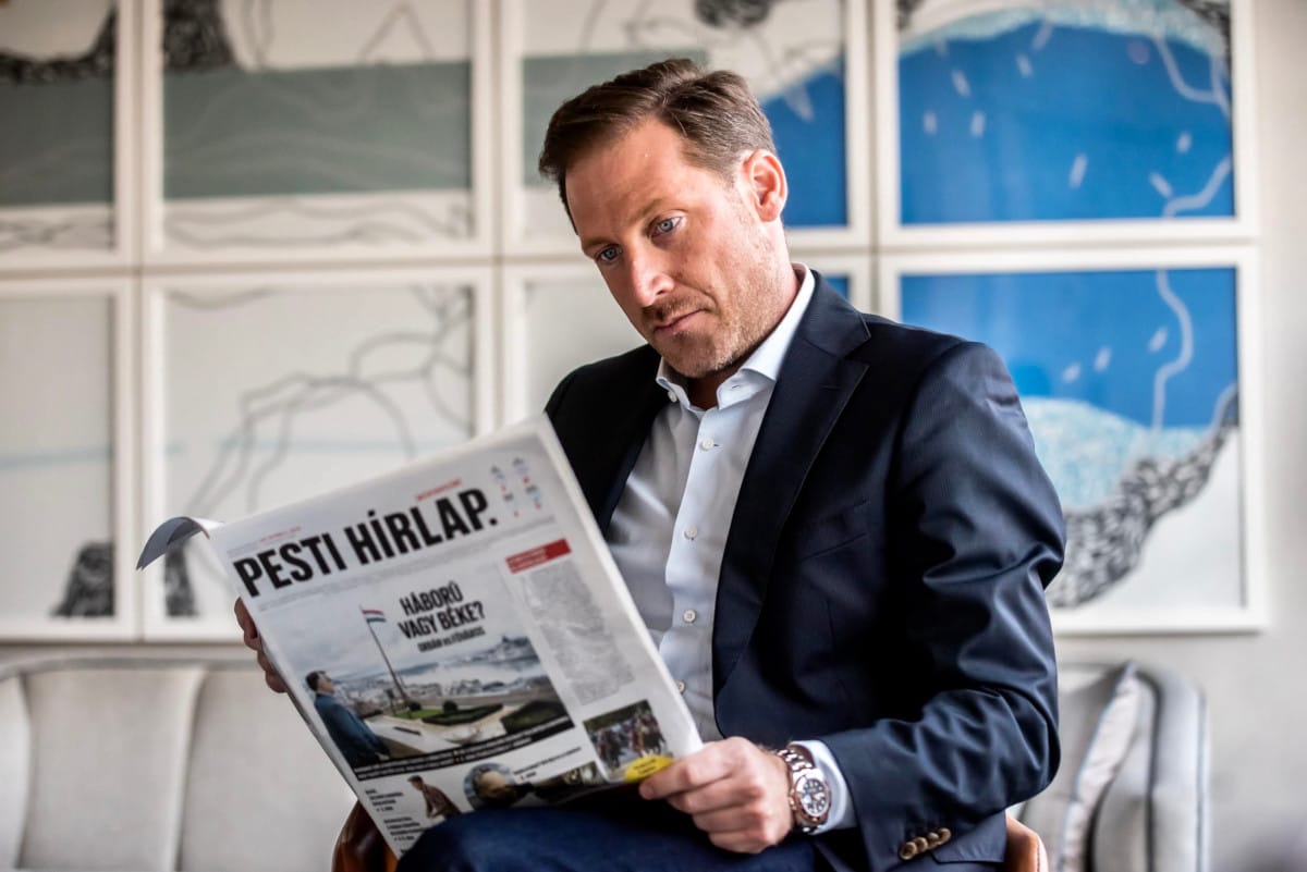 Közterületi plakátos céget vett Milkovics Pál és Shabi Michaeli