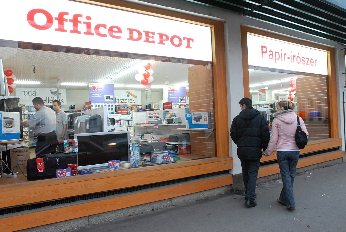 Több száz Office Depot húzza le a rolót