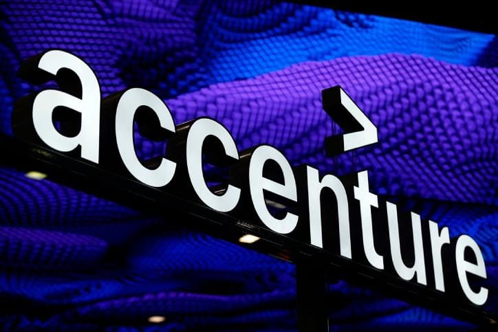 19 ezer dolgozót bocsát el világszerte az Accenture