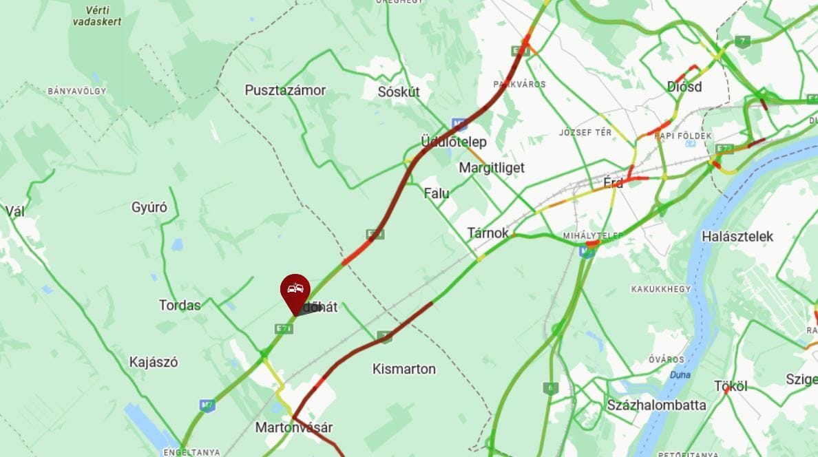 Tíz kilométeres a dugó az M7-esen, mert négy autó ütközött