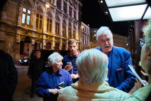 John Cleese a túlzott politikai korrektségük miatt faképnél hagyta a tudományos publikumot 