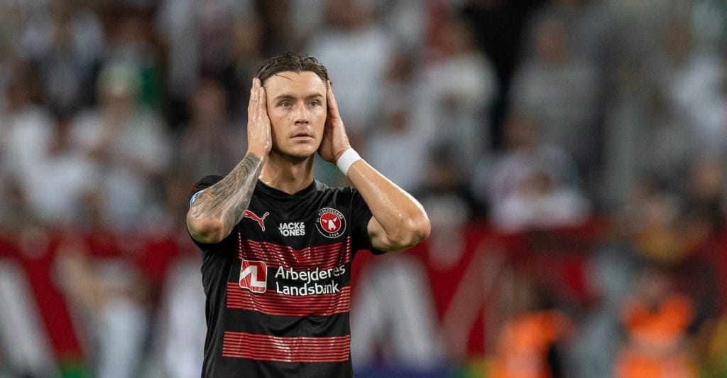 Összeesett és lélegeztetőgépre került Kristoffer Olsson, a svéd válogatott 28 éves középpályása