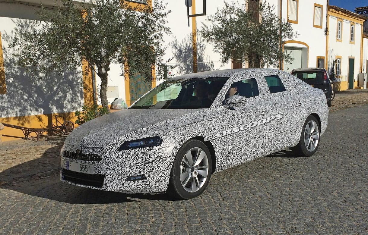 Kémfotón a készülő új Skoda Superb