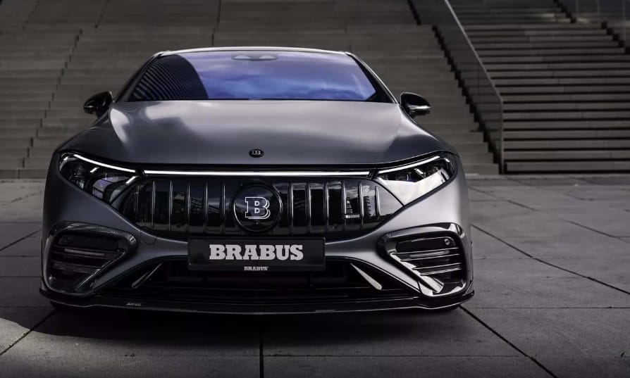 Méregdrágán és vészjóslón támad a Brabus tuningolt elektromos Mercedese