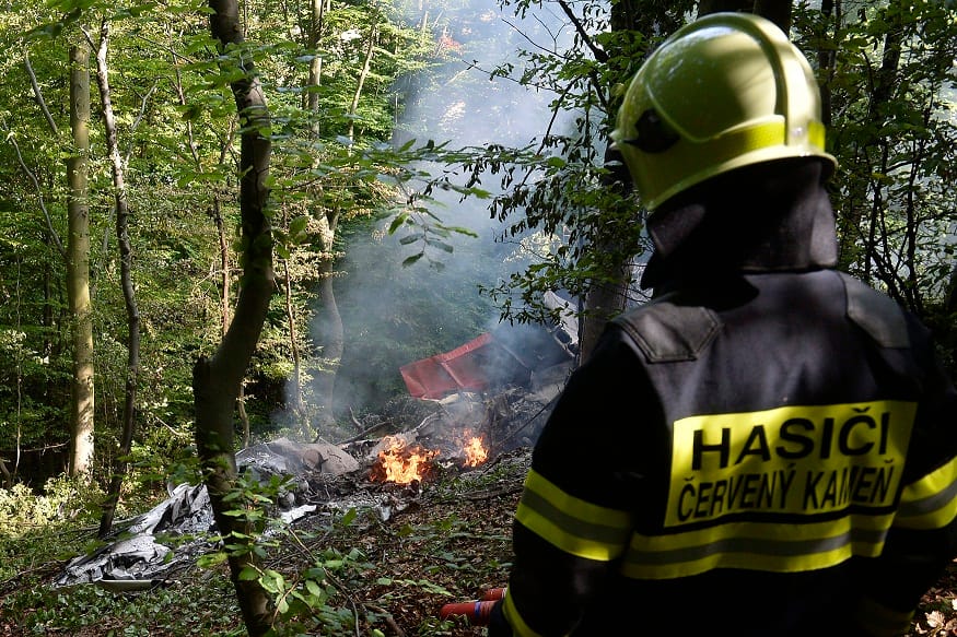 Heten meghaltak, amikor két repülő összeütközött Szlovákiában