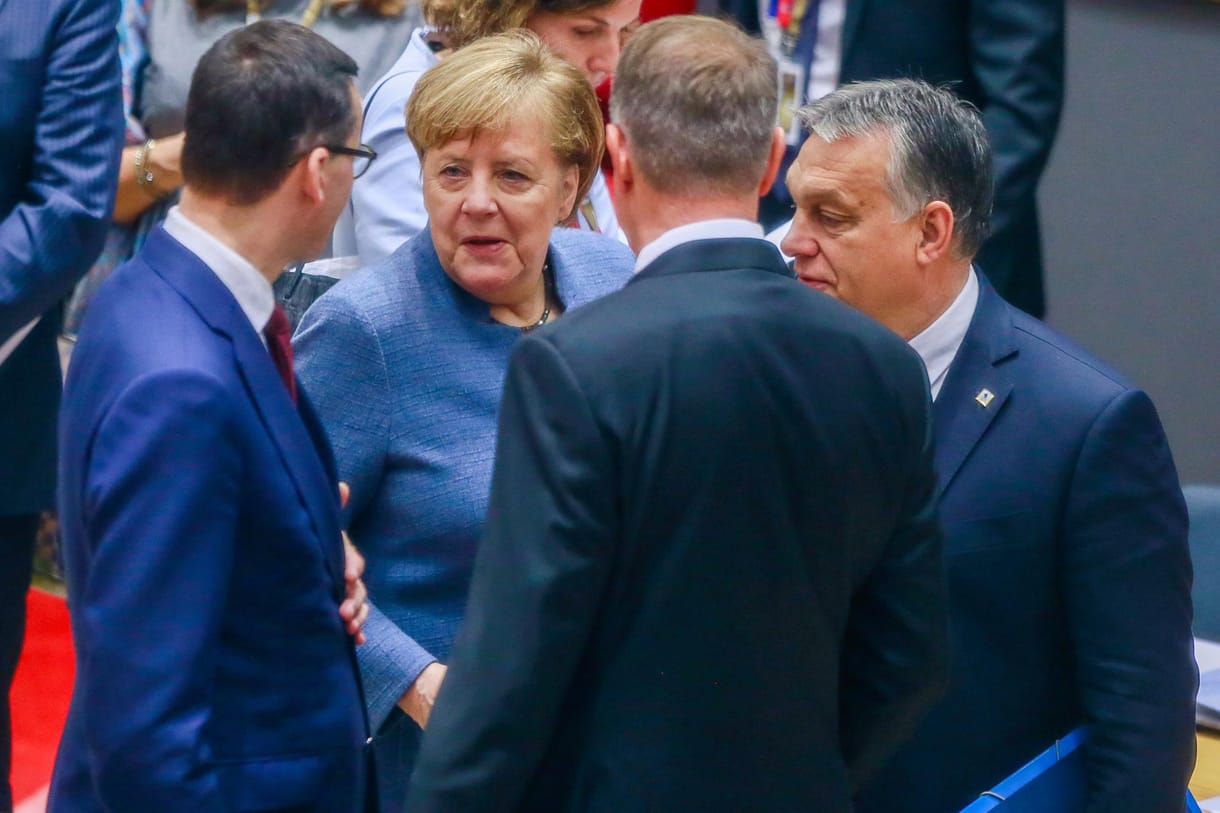 Politico: Ha Merkelen múlik, soha nem zárják ki Deutschot