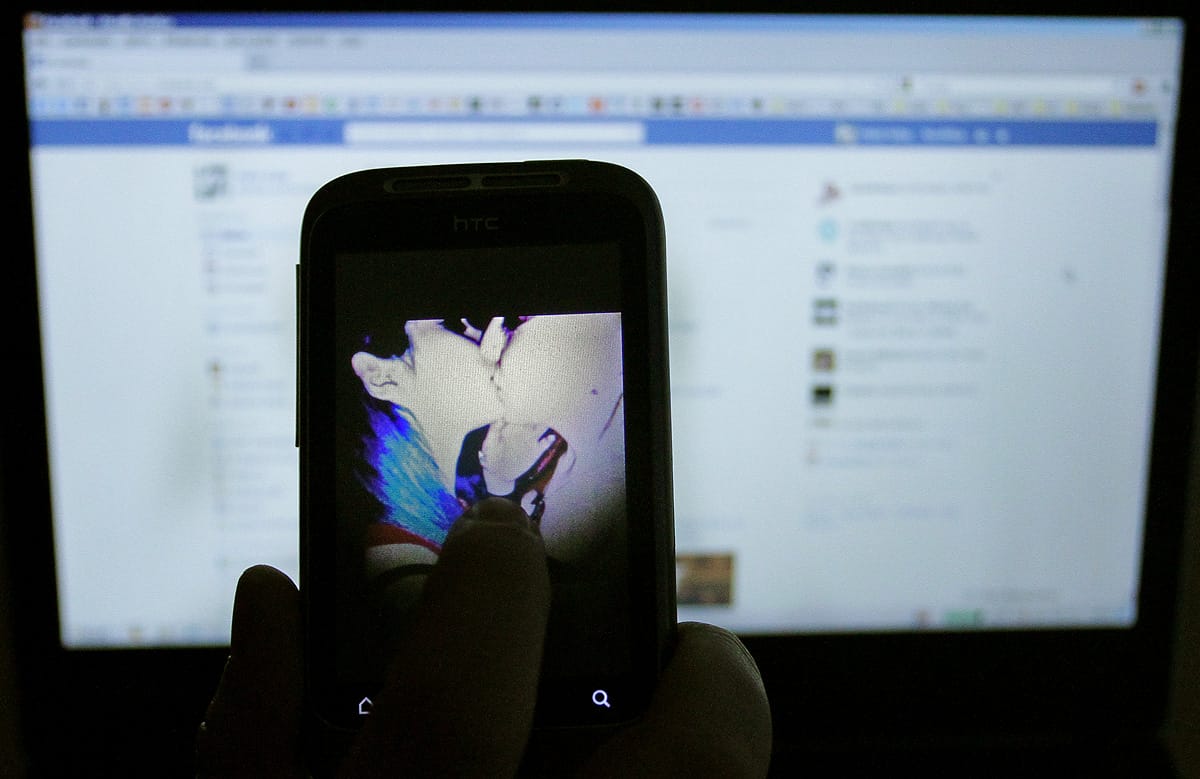Nem kamu, ezt most tényleg a Facebook kéri: meztelen fotókat kérnek be a felhasználóktól, és nem véletlenül